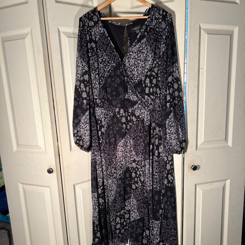 MichelStudio Black, White, and Blue Floral Long Sleeve Dress Size 22